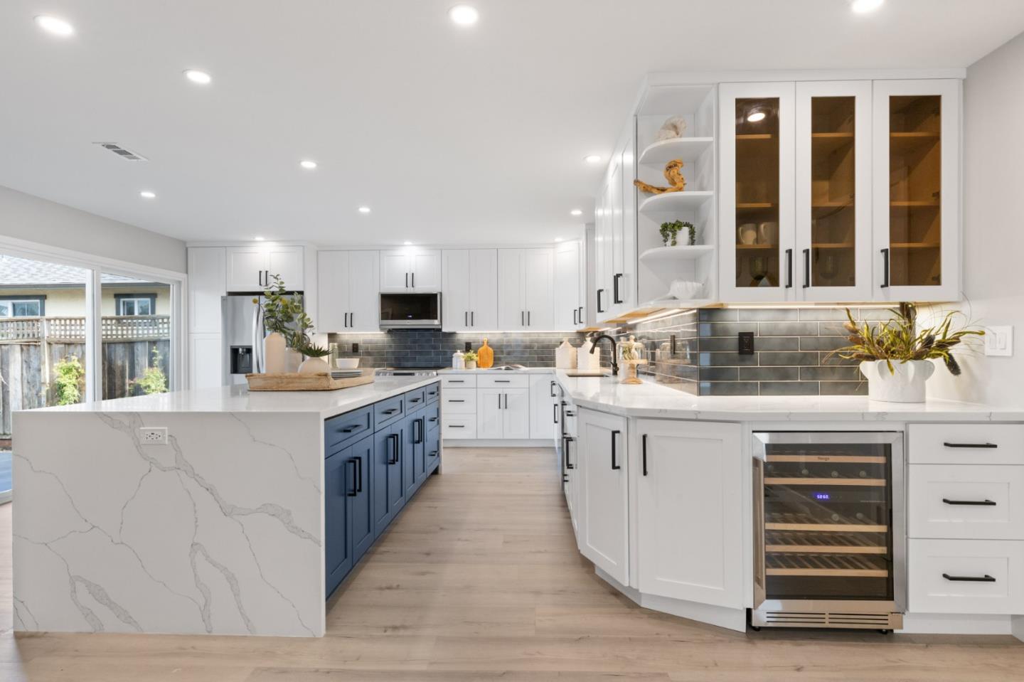 Detail Gallery Image 8 of 42 For 303 Filbert St, Half Moon Bay,  CA 94019 - 4 Beds | 2 Baths