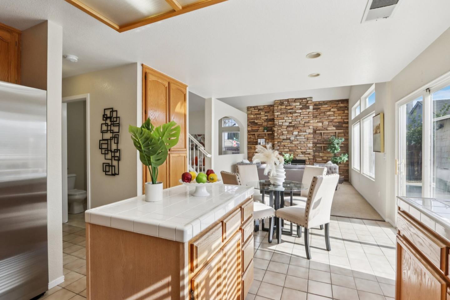 Detail Gallery Image 11 of 30 For 1706 Countrywood Ln, Tracy,  CA 95376 - 3 Beds | 2/1 Baths