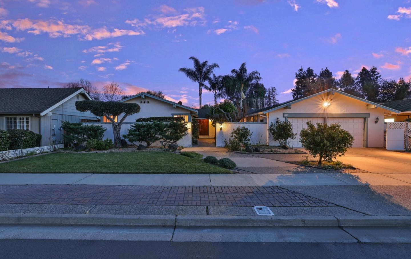 Front Image Thumbnail for ML82032729