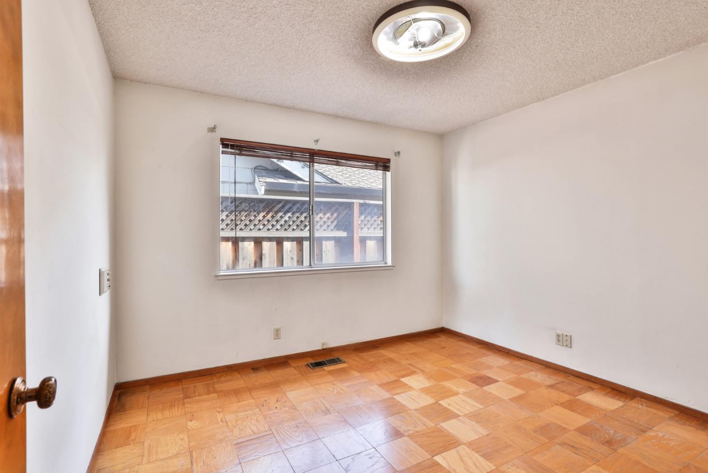 Detail Gallery Image 15 of 29 For 1492 Robsheal Dr, San Jose,  CA 95125 - 5 Beds | 3 Baths