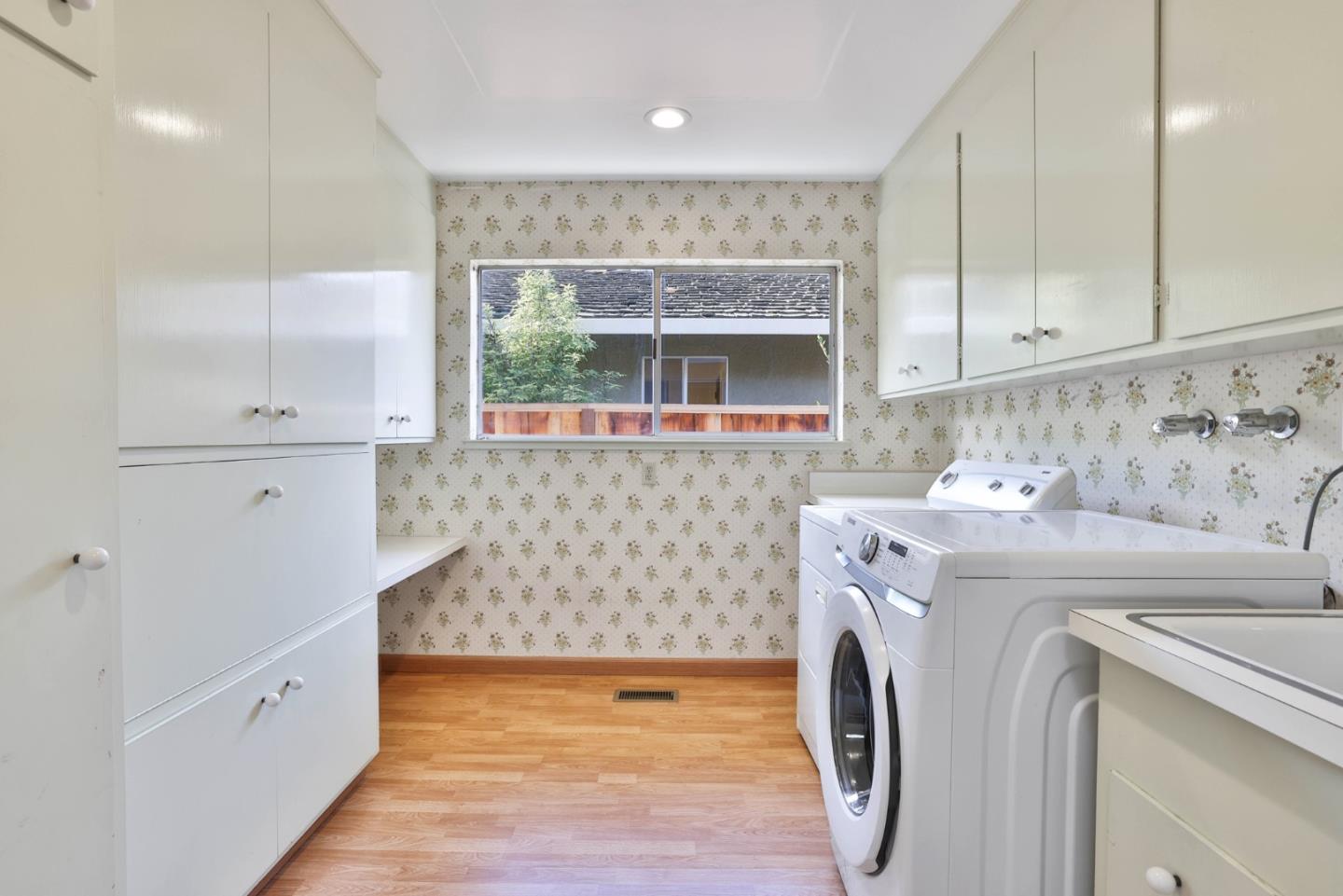 Detail Gallery Image 17 of 29 For 1492 Robsheal Dr, San Jose,  CA 95125 - 5 Beds | 3 Baths