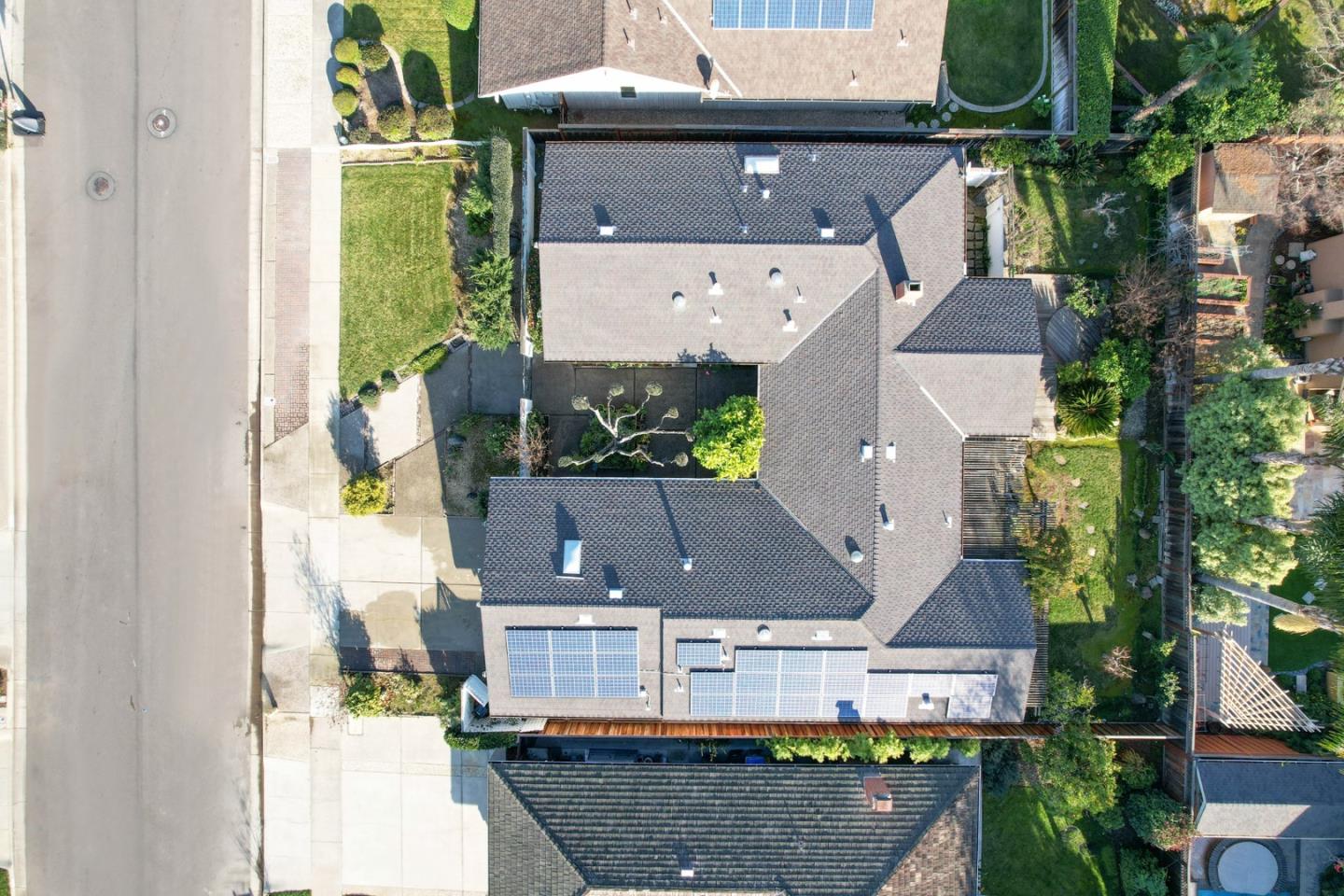 Detail Gallery Image 25 of 29 For 1492 Robsheal Dr, San Jose,  CA 95125 - 5 Beds | 3 Baths