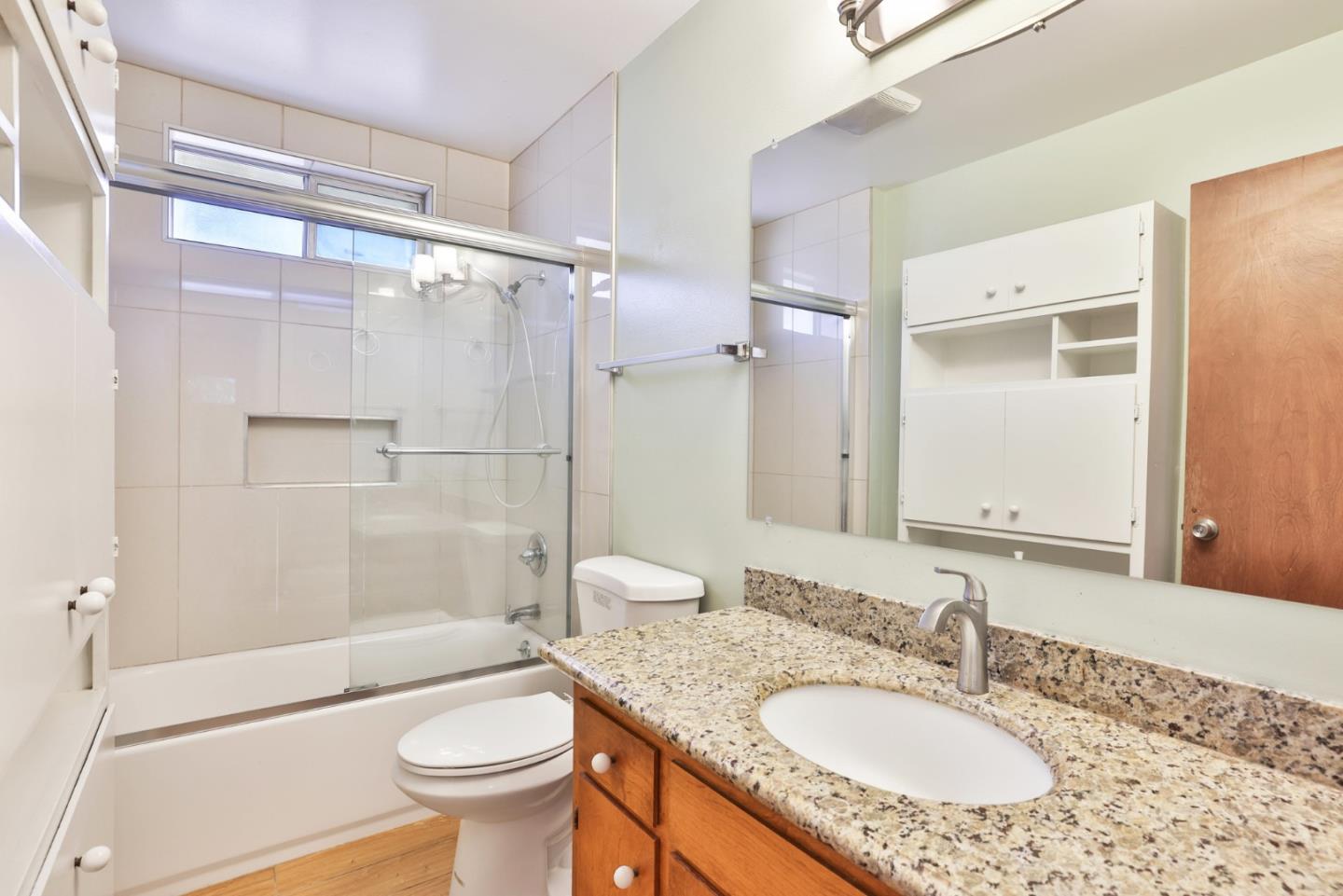 Detail Gallery Image 7 of 29 For 1492 Robsheal Dr, San Jose,  CA 95125 - 5 Beds | 3 Baths