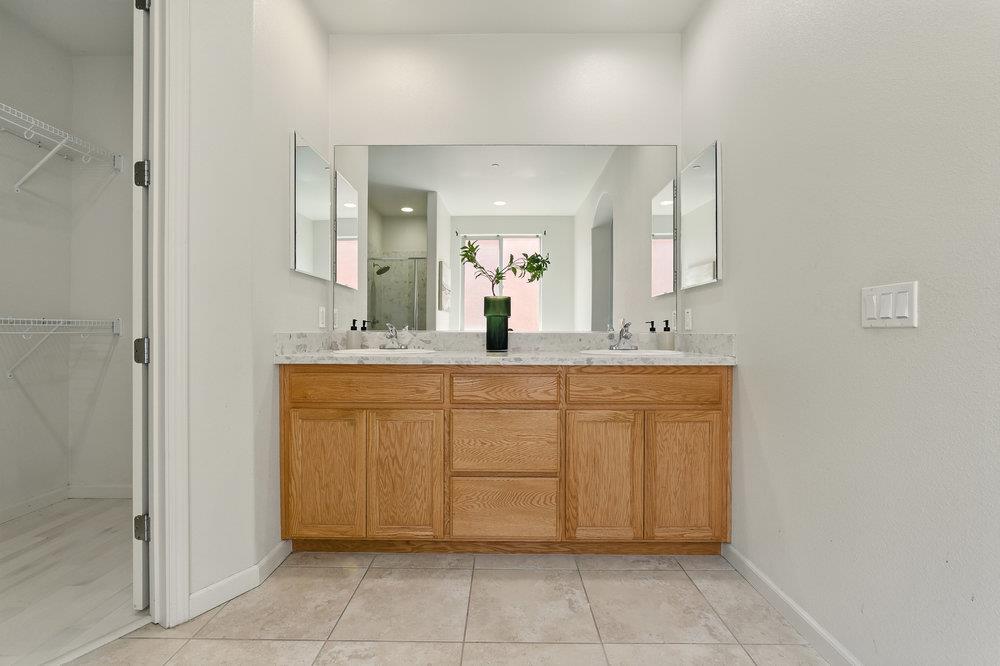 Detail Gallery Image 21 of 47 For 23022 Palazzo Del Kayla, Hayward,  CA 94541 - 4 Beds | 2/1 Baths