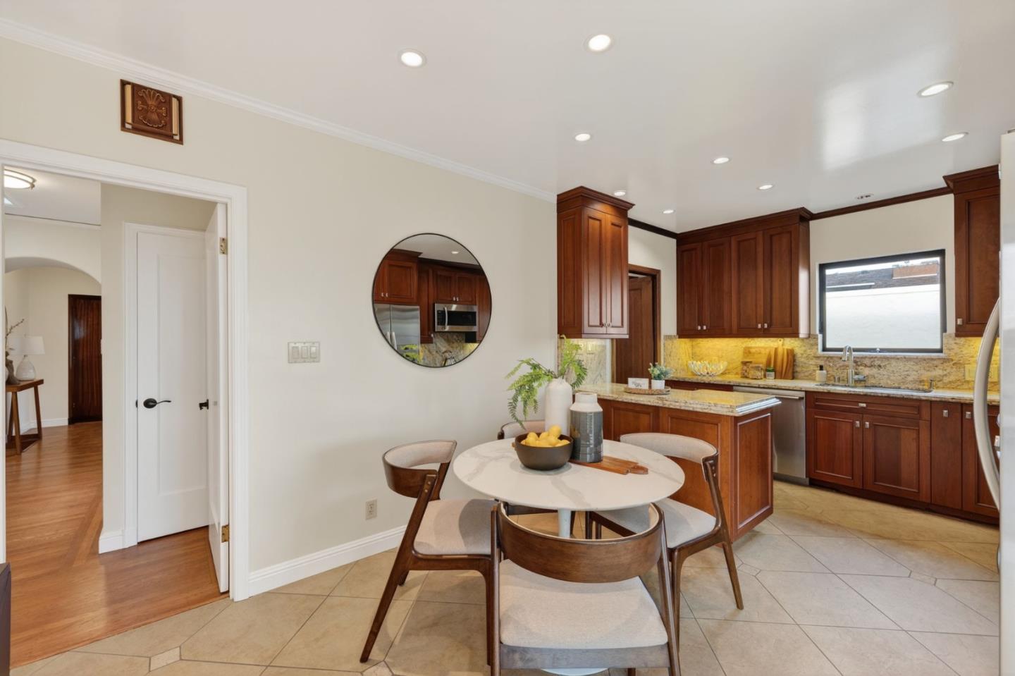 Detail Gallery Image 18 of 51 For 220 Palm Ave, Millbrae,  CA 94030 - 3 Beds | 2 Baths