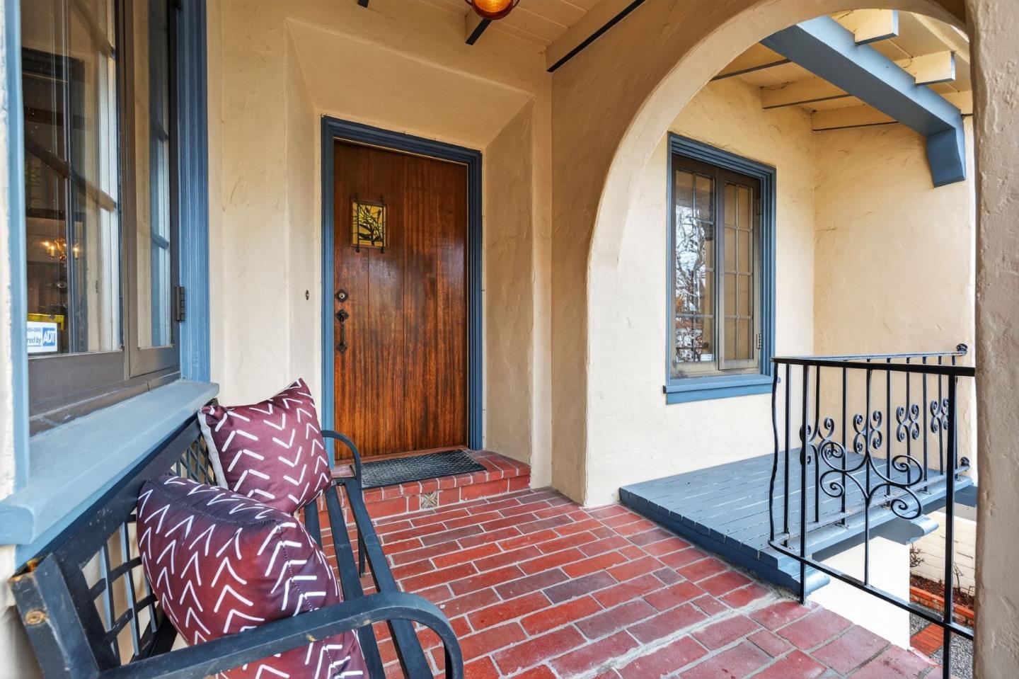 Detail Gallery Image 4 of 51 For 220 Palm Ave, Millbrae,  CA 94030 - 3 Beds | 2 Baths