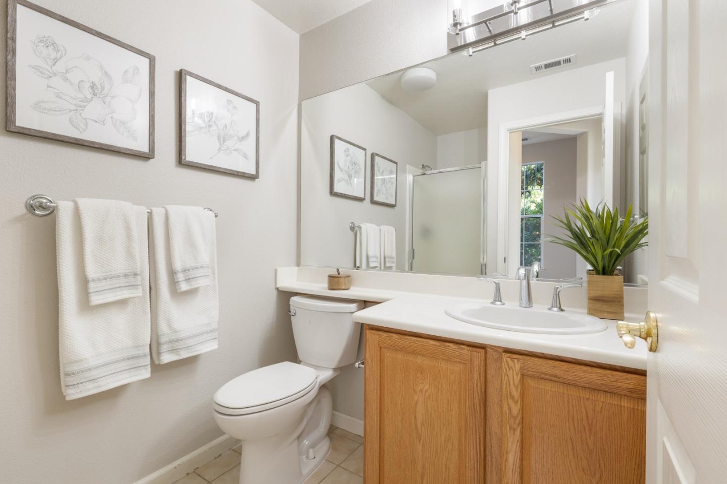 Detail Gallery Image 13 of 31 For 5500 Cooney Pl, San Jose,  CA 95123 - 5 Beds | 3 Baths