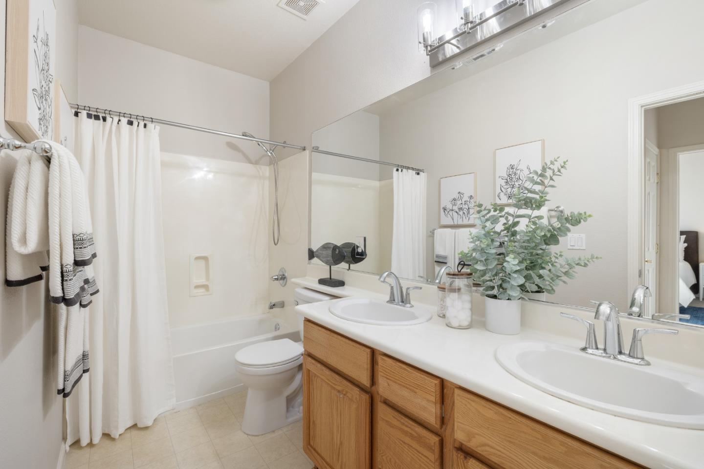 Detail Gallery Image 16 of 31 For 5500 Cooney Pl, San Jose,  CA 95123 - 5 Beds | 3 Baths