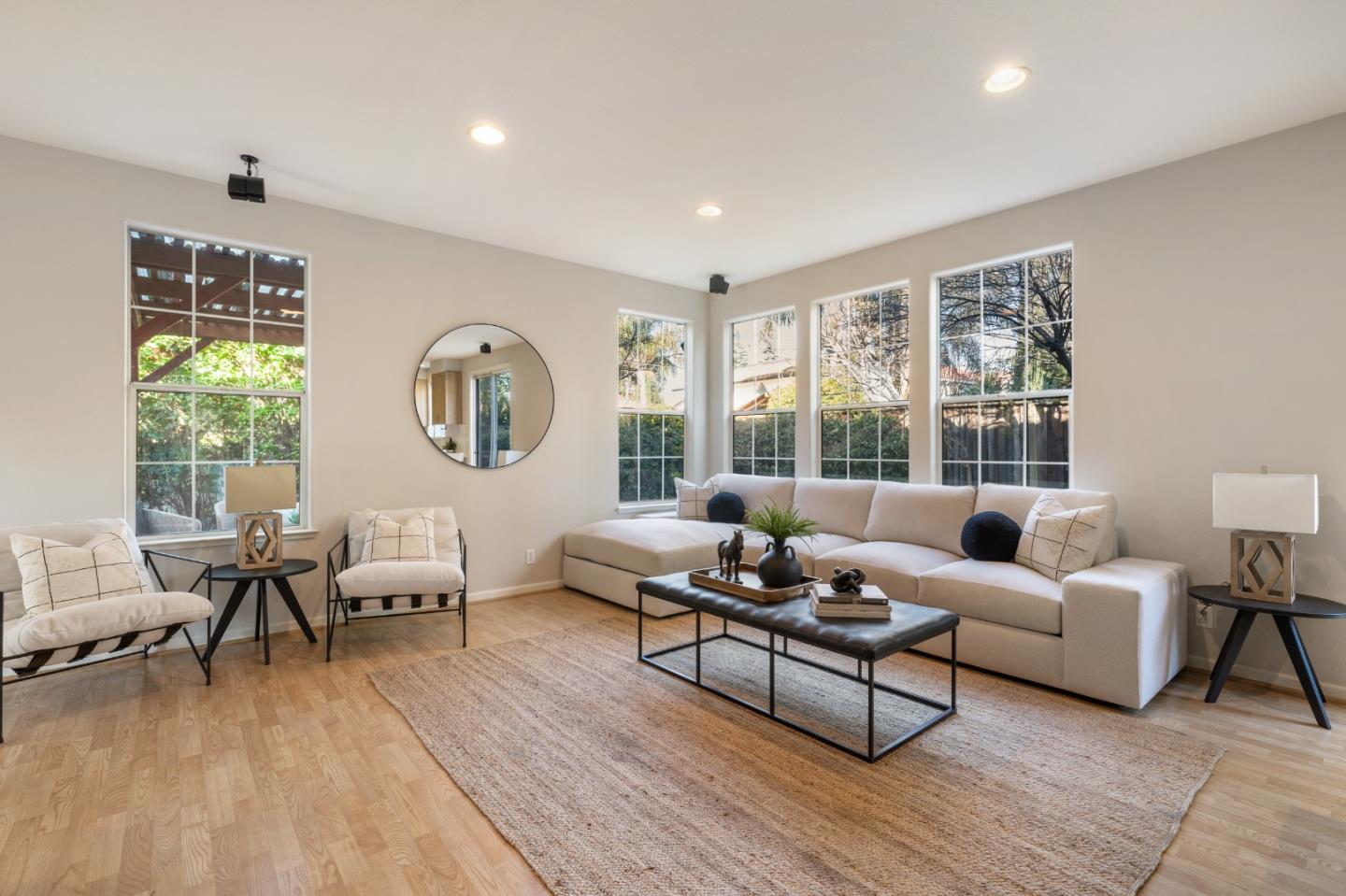 Detail Gallery Image 5 of 31 For 5500 Cooney Pl, San Jose,  CA 95123 - 5 Beds | 3 Baths