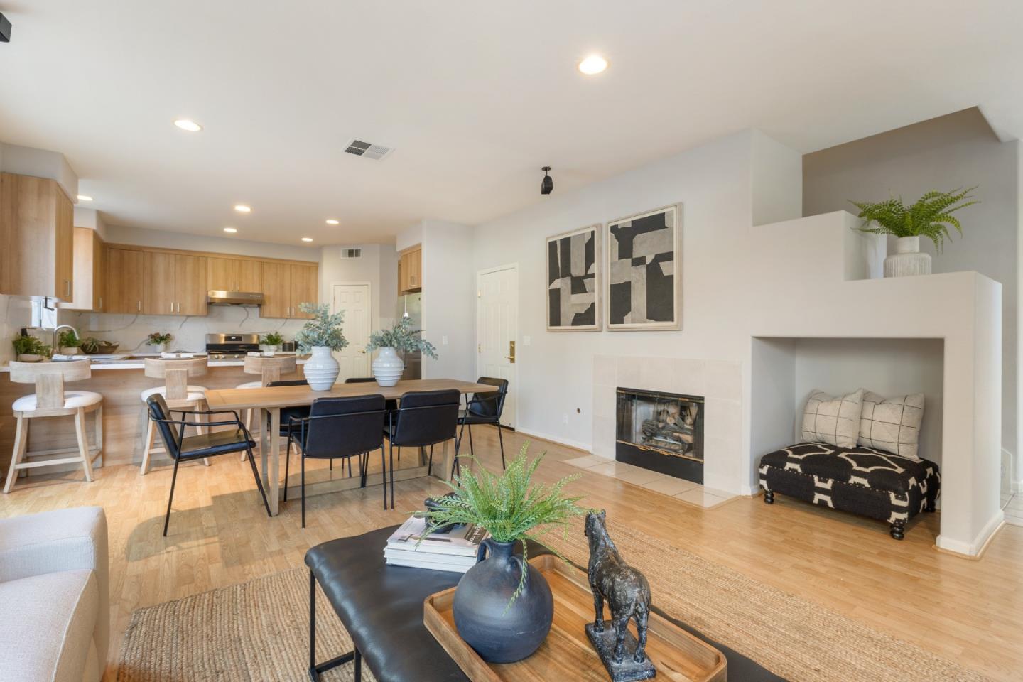 Detail Gallery Image 6 of 31 For 5500 Cooney Pl, San Jose,  CA 95123 - 5 Beds | 3 Baths