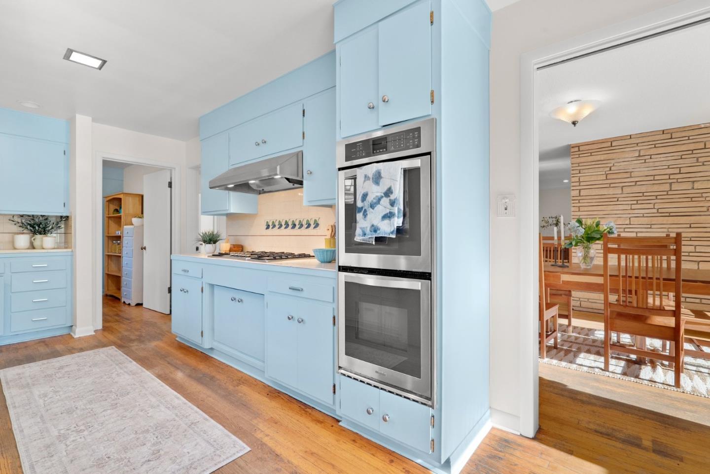 Detail Gallery Image 10 of 48 For 131 Spring St, Santa Cruz,  CA 95060 - 3 Beds | 1/1 Baths