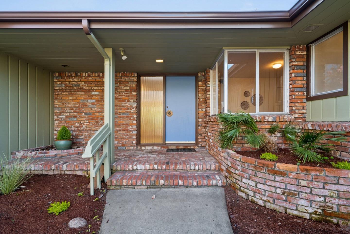 Detail Gallery Image 2 of 48 For 131 Spring St, Santa Cruz,  CA 95060 - 3 Beds | 1/1 Baths