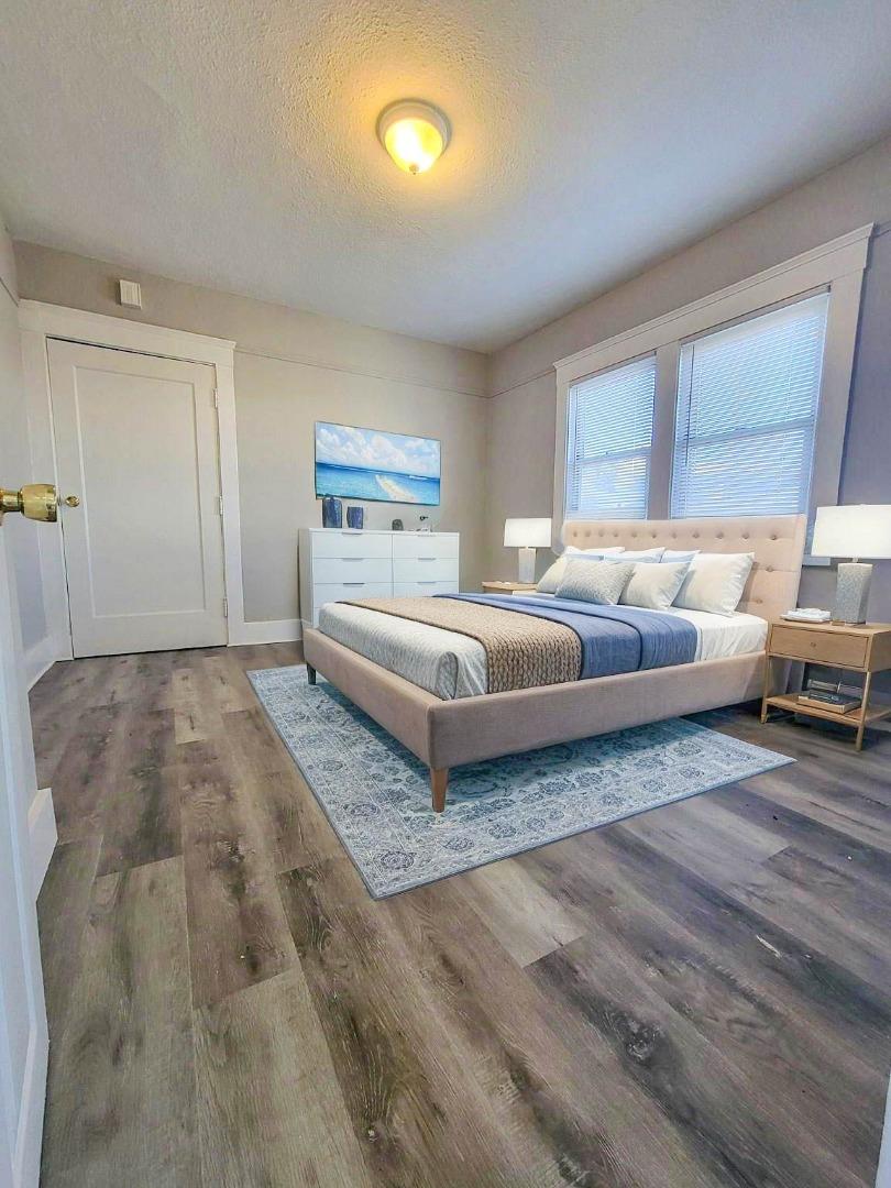 Detail Gallery Image 4 of 11 For 1900-1904 21st Ave, Oakland,  CA 94606 - – Beds | – Baths