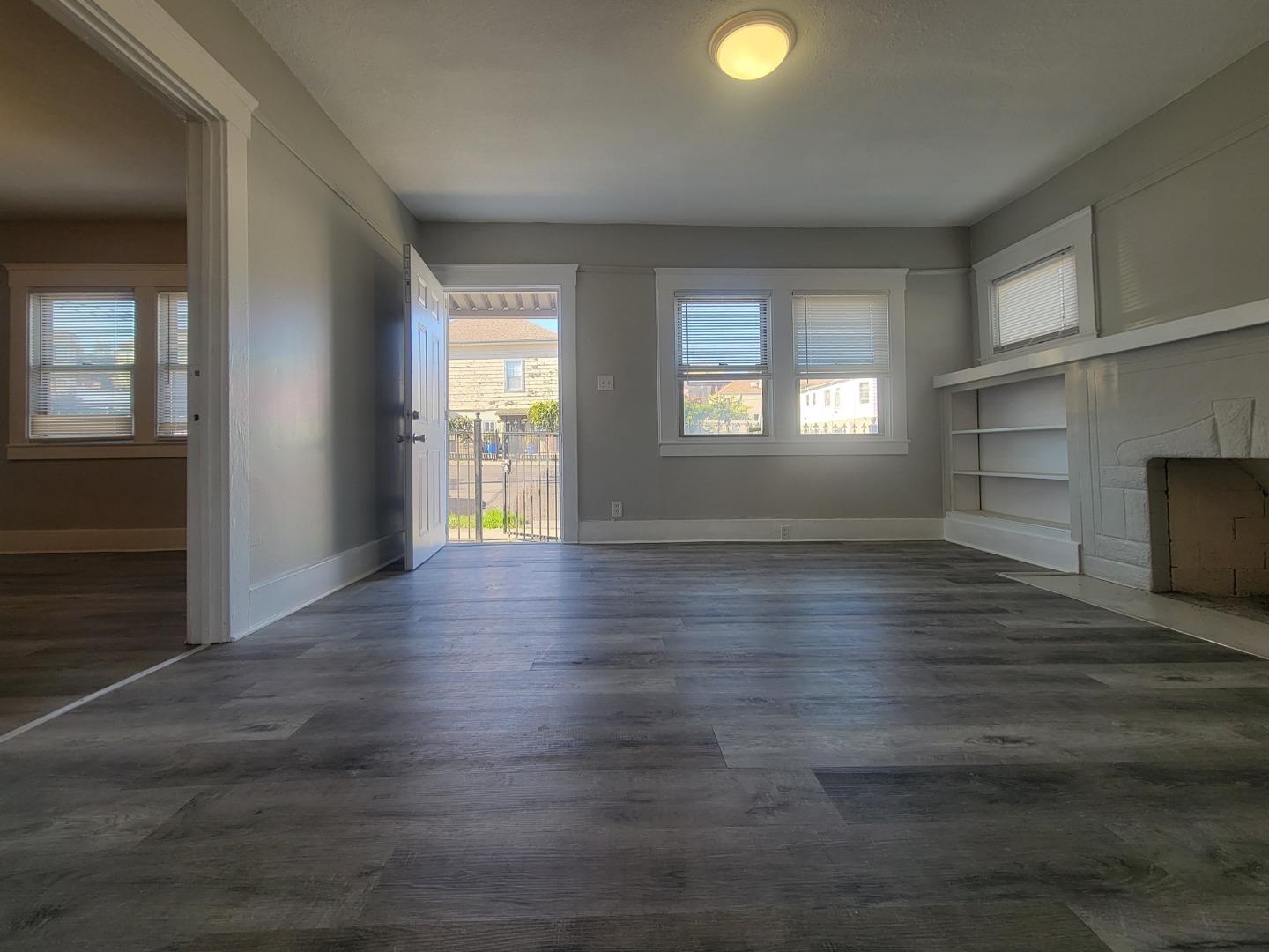 Detail Gallery Image 5 of 11 For 1900-1904 21st Ave, Oakland,  CA 94606 - – Beds | – Baths