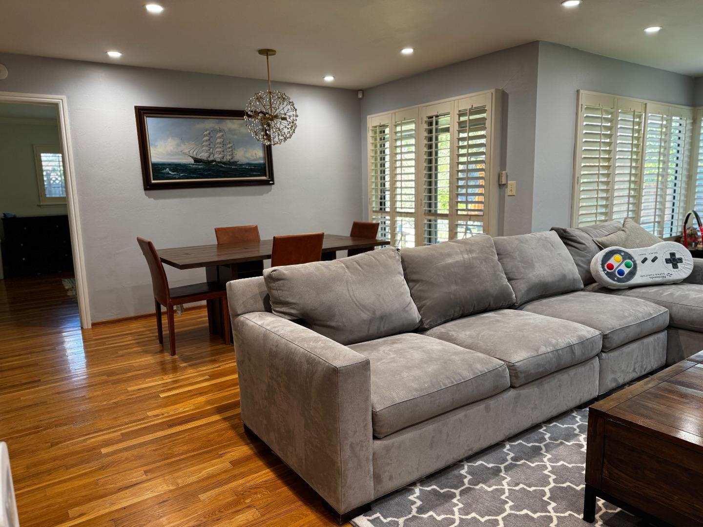 Detail Gallery Image 3 of 12 For 1054 Savannah Dr, San Jose,  CA 95117 - 3 Beds | 2 Baths