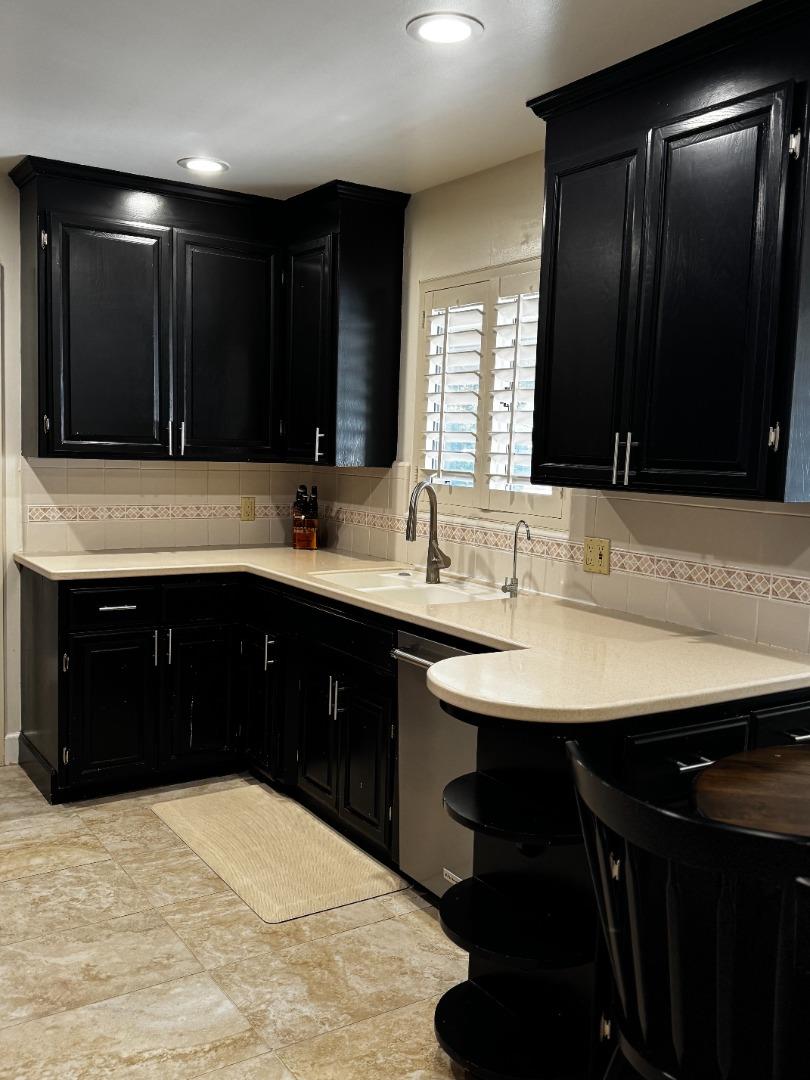 Detail Gallery Image 4 of 12 For 1054 Savannah Dr, San Jose,  CA 95117 - 3 Beds | 2 Baths