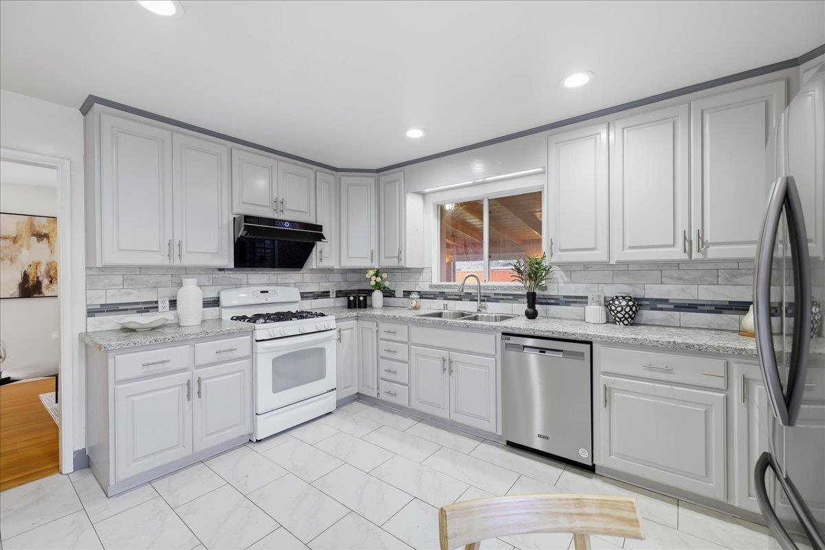 Detail Gallery Image 18 of 48 For 2245 Rosita Ave, Santa Clara,  CA 95050 - 4 Beds | 2 Baths