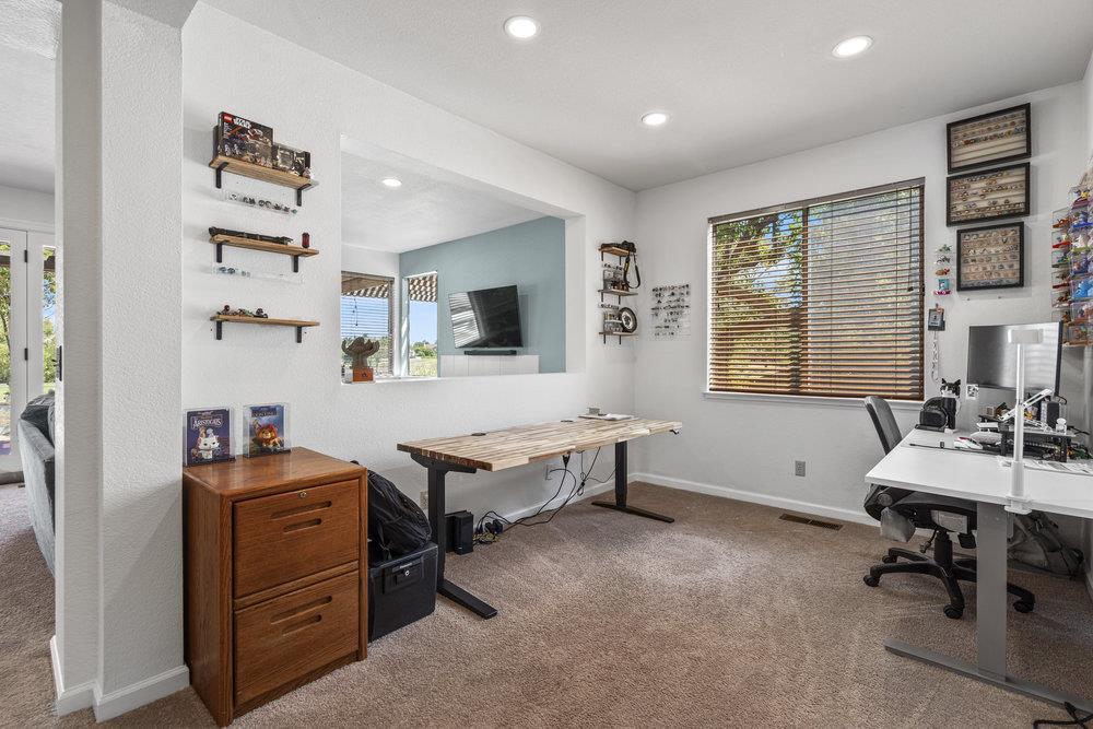 Detail Gallery Image 16 of 41 For 310 Bonnie Ln, Hollister,  CA 95023 - 3 Beds | 3 Baths