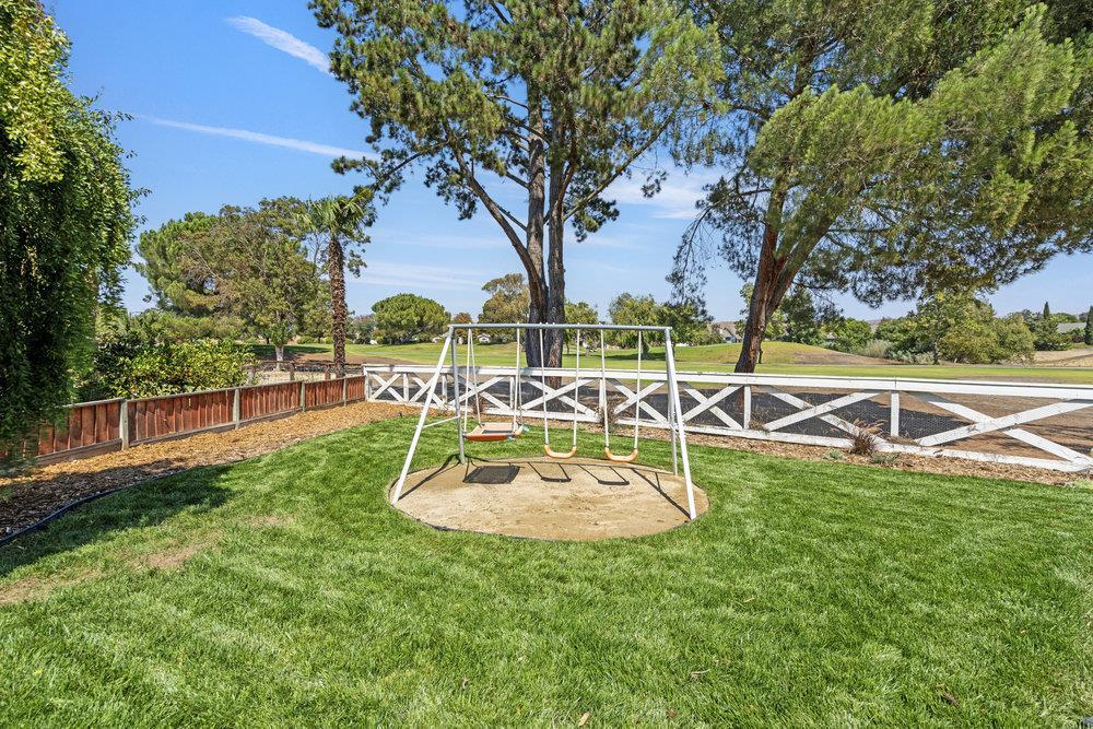 Detail Gallery Image 37 of 41 For 310 Bonnie Ln, Hollister,  CA 95023 - 3 Beds | 3 Baths