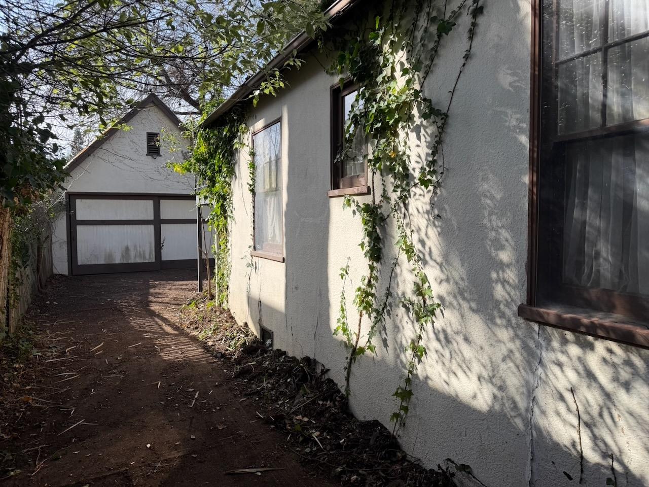 Detail Gallery Image 4 of 28 For 412 Guinda St, Palo Alto,  CA 94301 - 2 Beds | 1 Baths