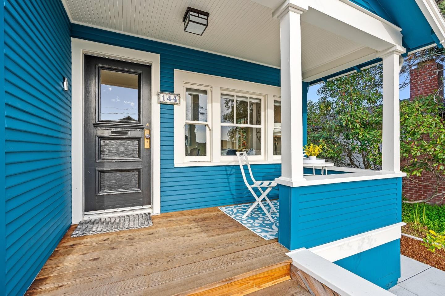 Detail Gallery Image 3 of 29 For 144 Averitt St, Santa Cruz,  CA 95060 - 2 Beds | 1 Baths