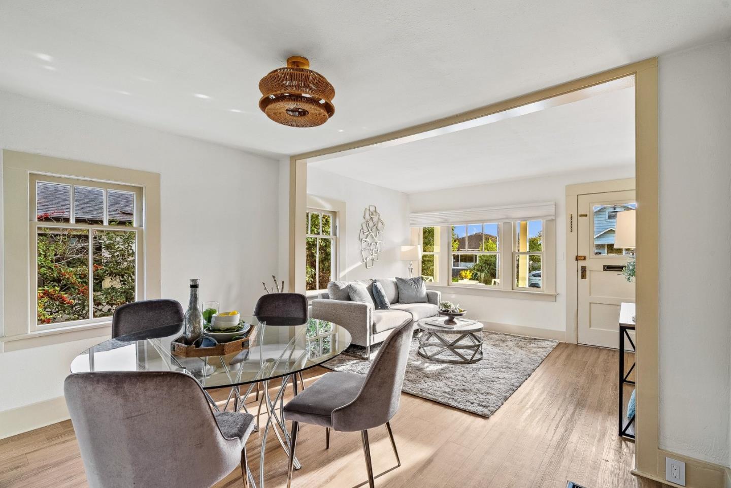 Detail Gallery Image 4 of 29 For 144 Averitt St, Santa Cruz,  CA 95060 - 2 Beds | 1 Baths