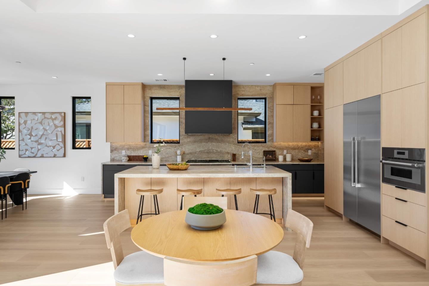 Detail Gallery Image 13 of 56 For 89 Centre St, Mountain View,  CA 94041 - 5 Beds | 4/1 Baths