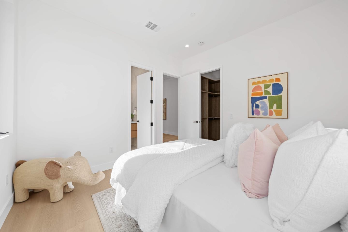 Detail Gallery Image 33 of 56 For 89 Centre St, Mountain View,  CA 94041 - 5 Beds | 4/1 Baths