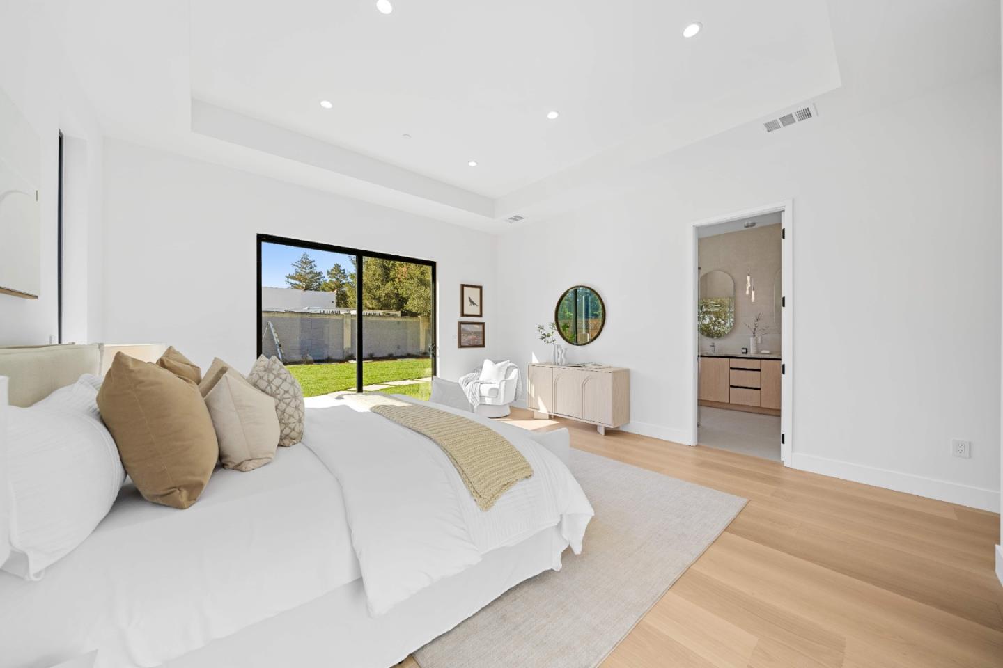 Detail Gallery Image 41 of 56 For 89 Centre St, Mountain View,  CA 94041 - 5 Beds | 4/1 Baths