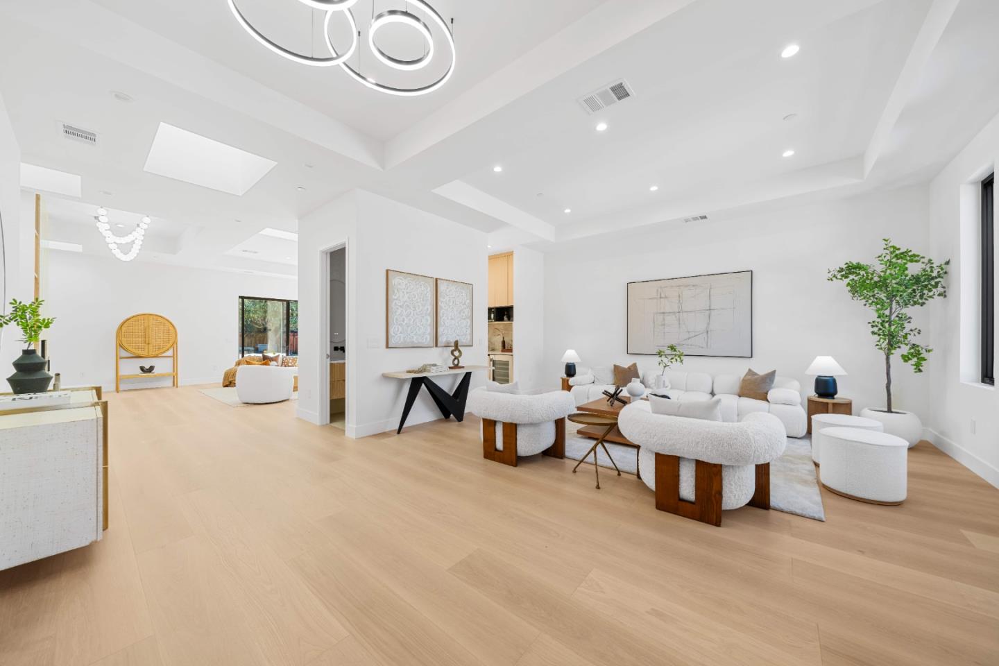 Detail Gallery Image 6 of 56 For 89 Centre St, Mountain View,  CA 94041 - 5 Beds | 4/1 Baths