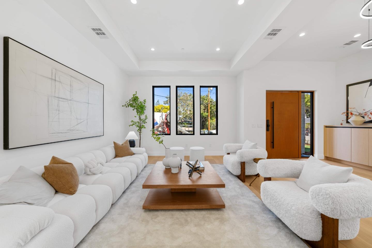 Detail Gallery Image 9 of 56 For 89 Centre St, Mountain View,  CA 94041 - 5 Beds | 4/1 Baths