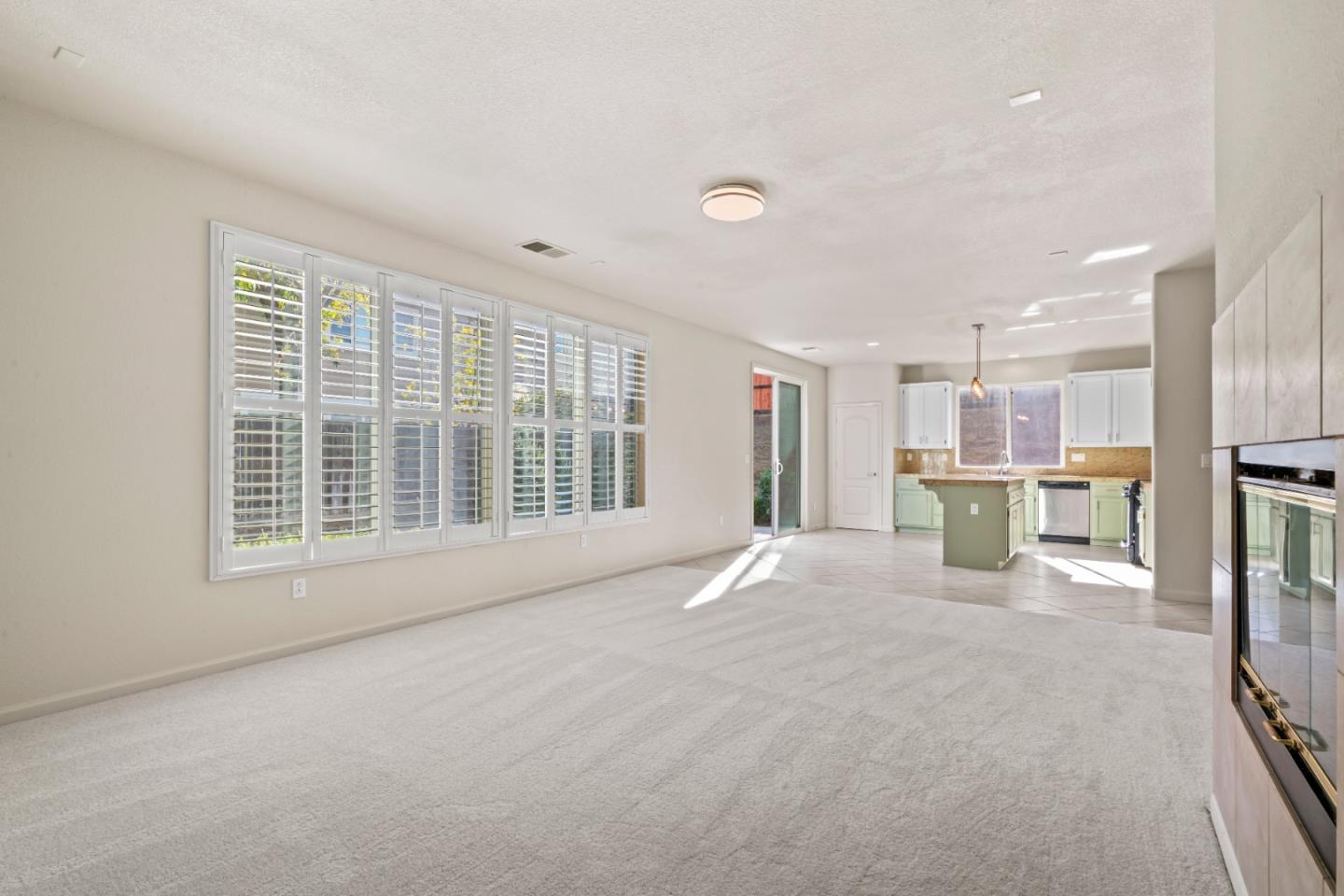 Detail Gallery Image 13 of 49 For 1169 Park West Dr, Pittsburg,  CA 94565 - 5 Beds | 3 Baths