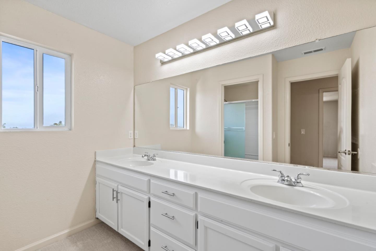 Detail Gallery Image 14 of 49 For 1169 Park West Dr, Pittsburg,  CA 94565 - 5 Beds | 3 Baths