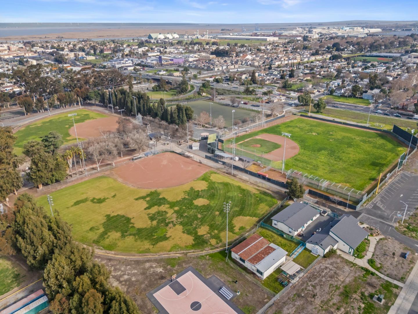 Detail Gallery Image 40 of 49 For 1169 Park West Dr, Pittsburg,  CA 94565 - 5 Beds | 3 Baths