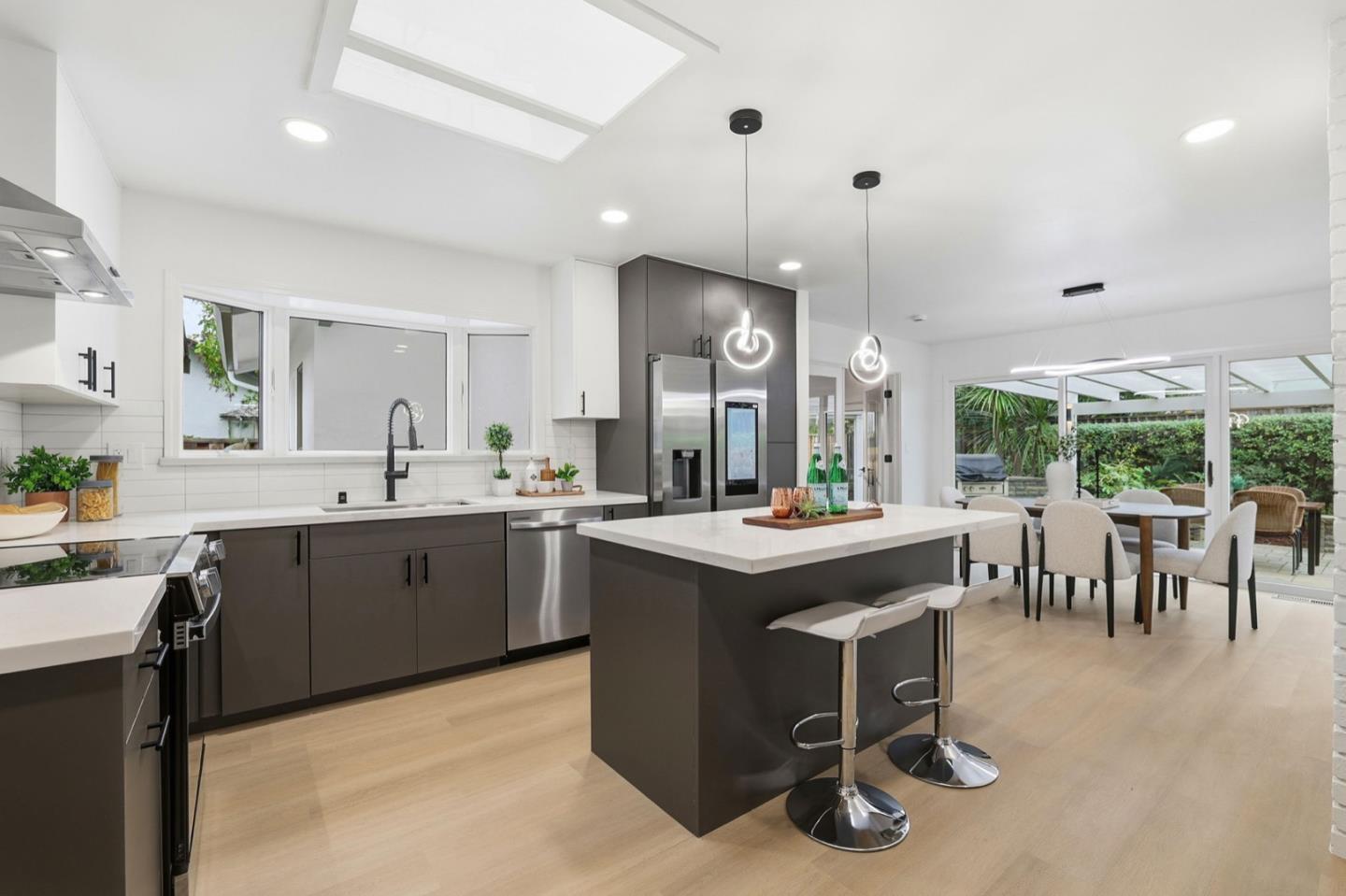 Detail Gallery Image 10 of 50 For 1790 Karameos Ct, Sunnyvale,  CA 94087 - 4 Beds | 2/1 Baths