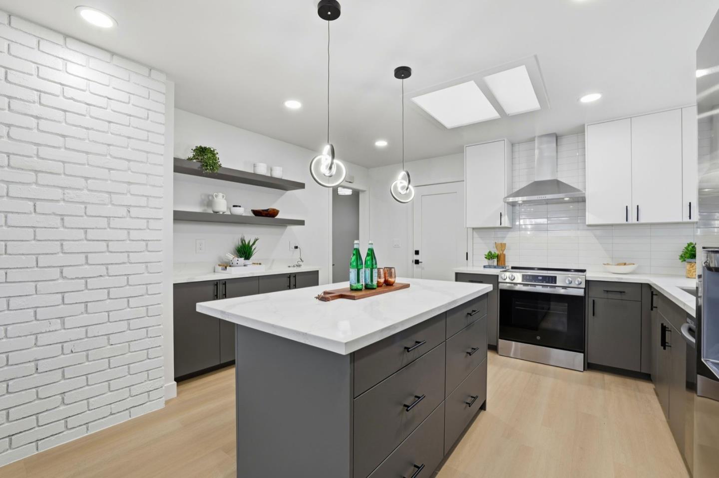 Detail Gallery Image 12 of 50 For 1790 Karameos Ct, Sunnyvale,  CA 94087 - 4 Beds | 2/1 Baths