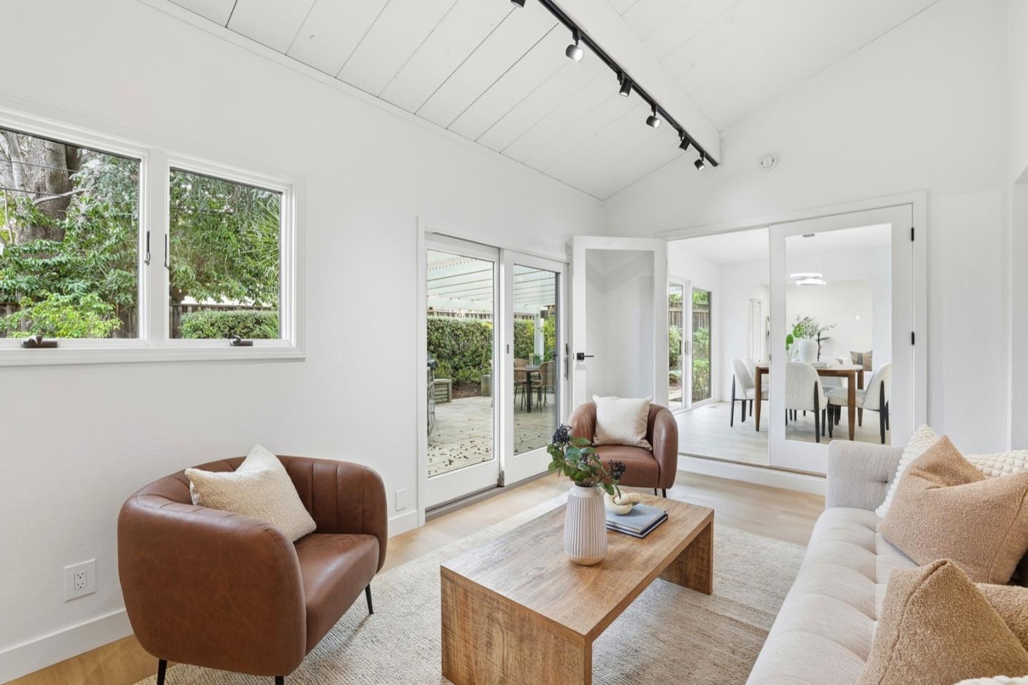 Detail Gallery Image 19 of 50 For 1790 Karameos Ct, Sunnyvale,  CA 94087 - 4 Beds | 2/1 Baths