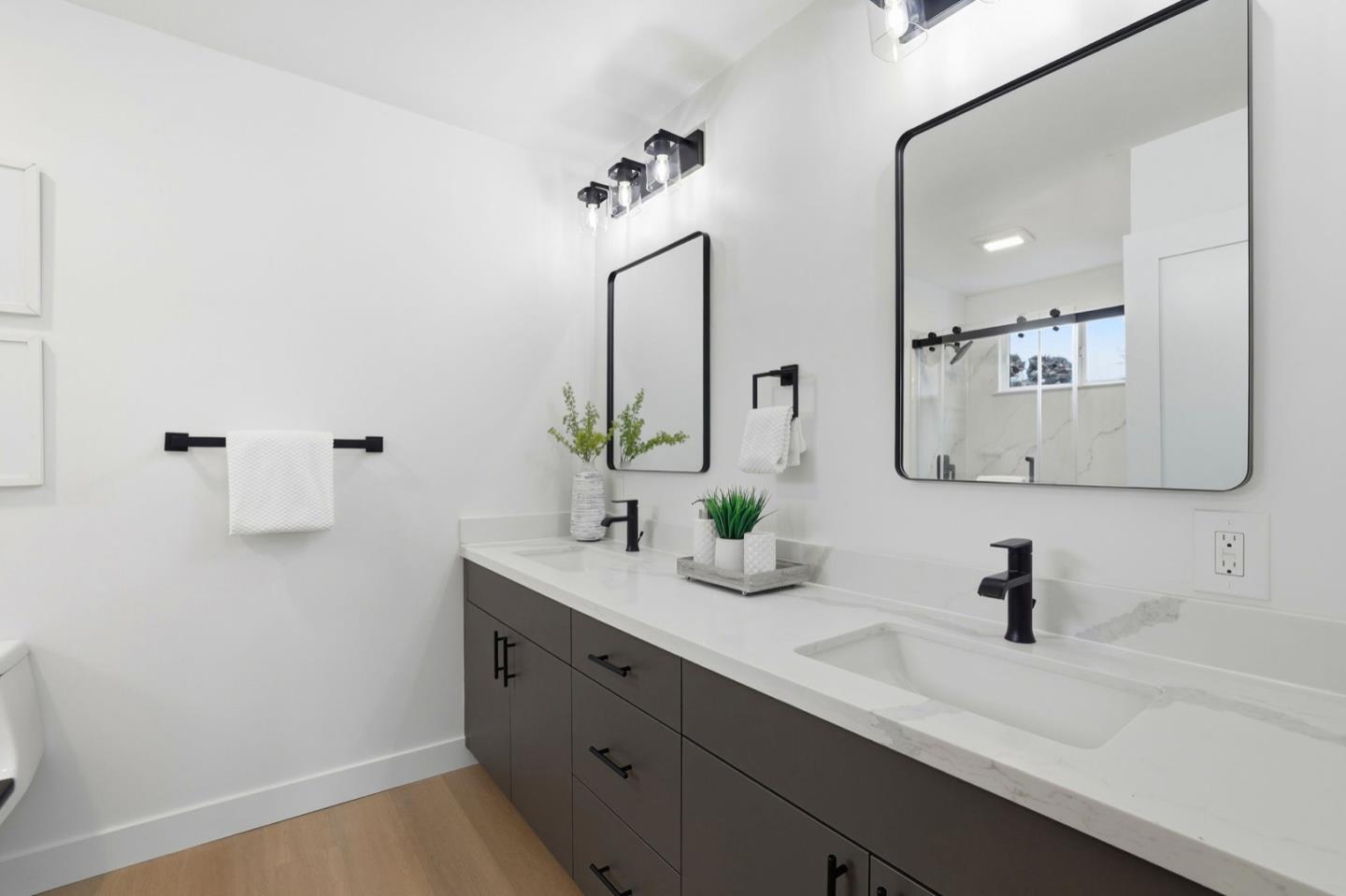 Detail Gallery Image 24 of 50 For 1790 Karameos Ct, Sunnyvale,  CA 94087 - 4 Beds | 2/1 Baths