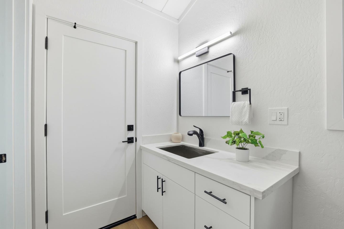 Detail Gallery Image 33 of 50 For 1790 Karameos Ct, Sunnyvale,  CA 94087 - 4 Beds | 2/1 Baths