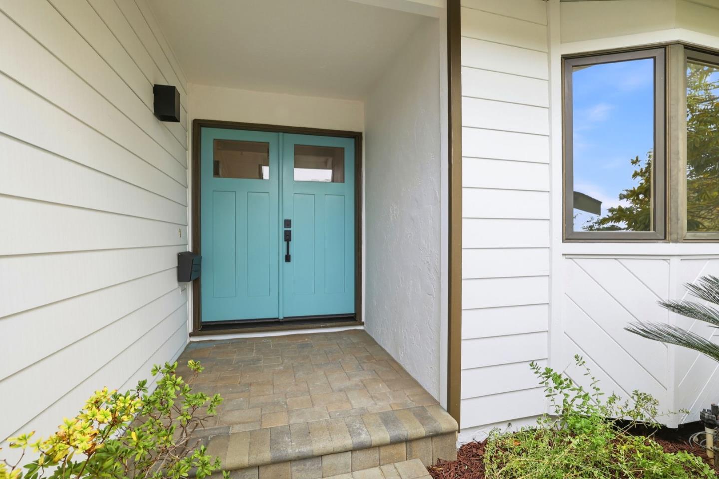 Detail Gallery Image 5 of 50 For 1790 Karameos Ct, Sunnyvale,  CA 94087 - 4 Beds | 2/1 Baths