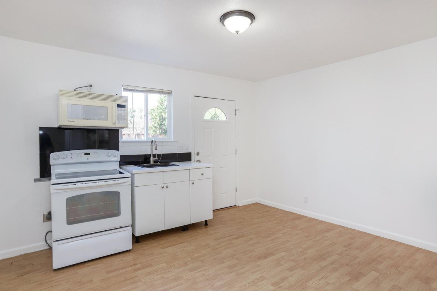 Detail Gallery Image 31 of 35 For 2904 El Sobrante St, Santa Clara,  CA 95051 - 3 Beds | 1/1 Baths