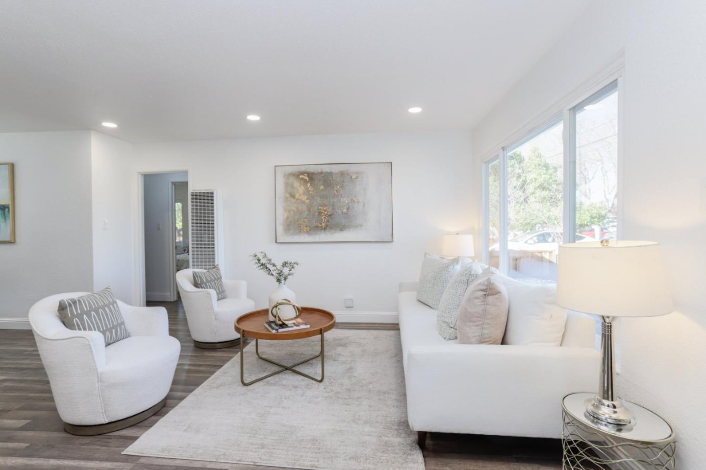 Detail Gallery Image 4 of 35 For 2904 El Sobrante St, Santa Clara,  CA 95051 - 3 Beds | 1/1 Baths