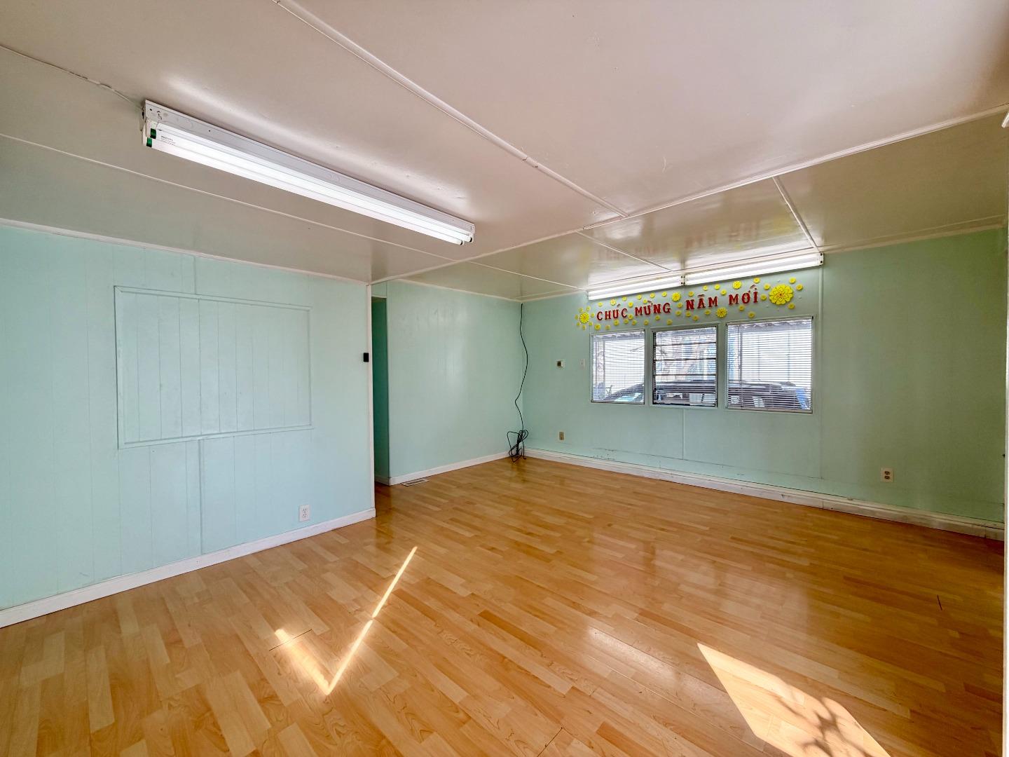 Detail Gallery Image 2 of 13 For 2855 Senter Rd #125,  San Jose,  CA 95111 - 2 Beds | 1 Baths