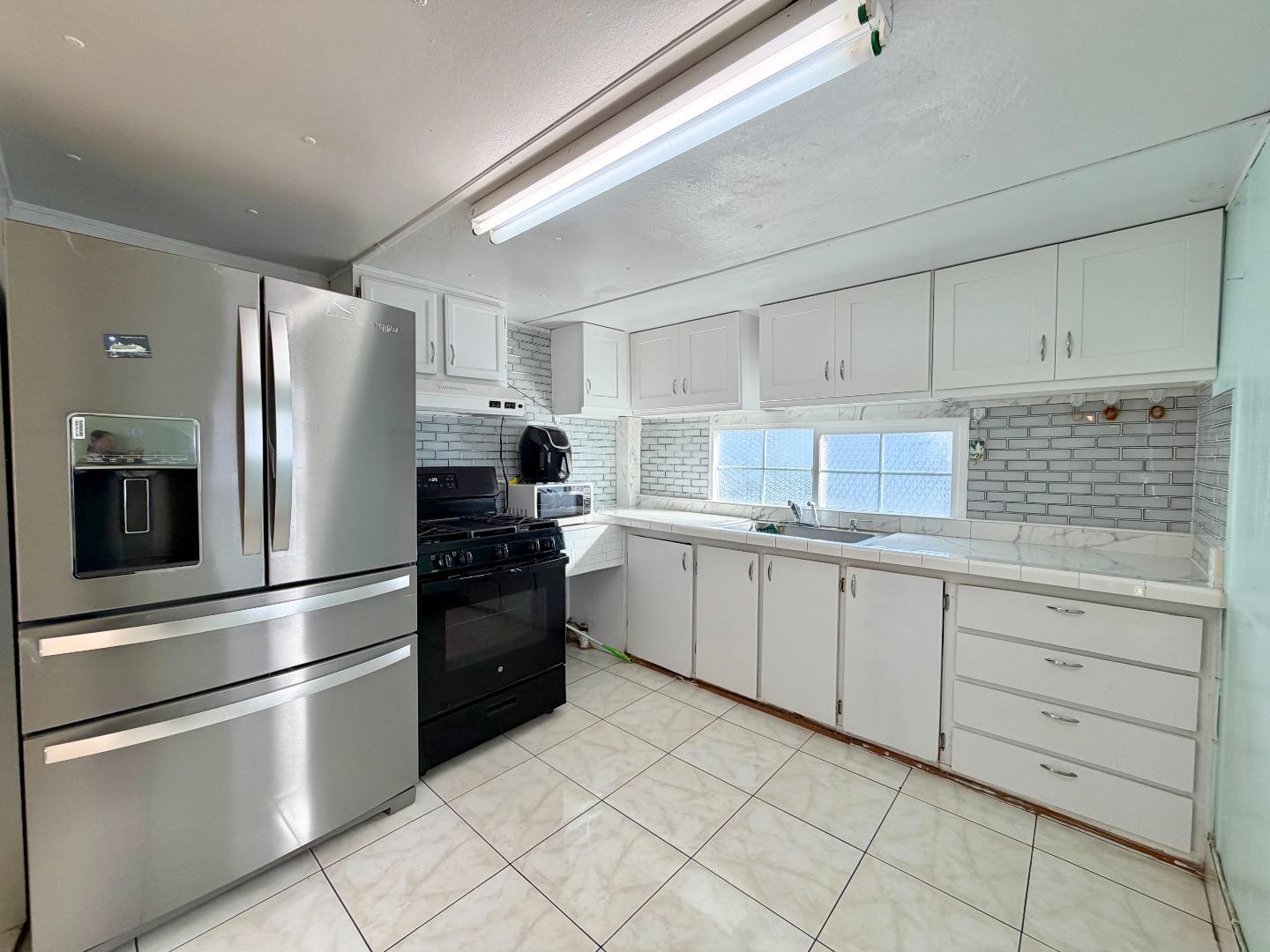 Detail Gallery Image 6 of 13 For 2855 Senter Rd #125,  San Jose,  CA 95111 - 2 Beds | 1 Baths