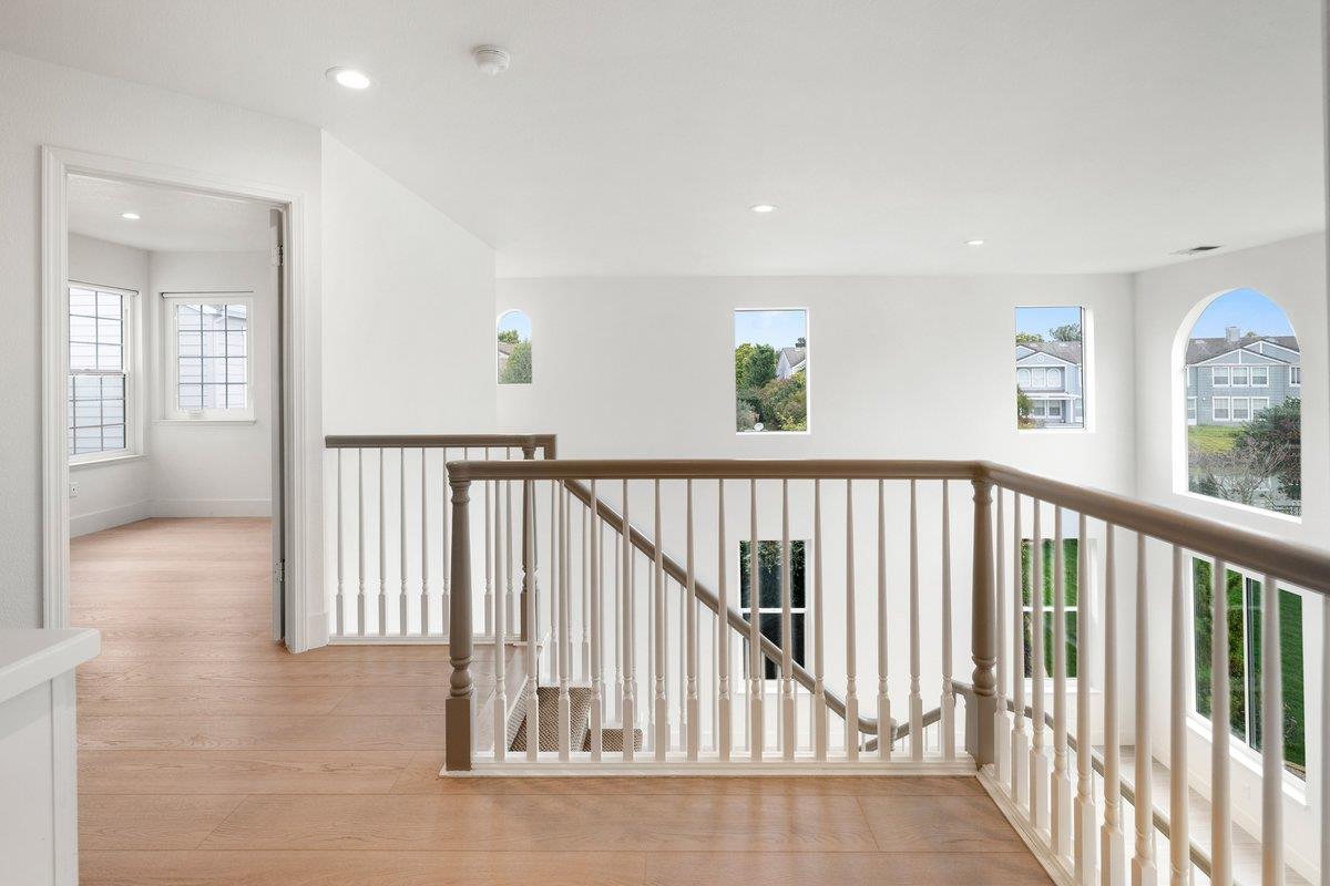 Detail Gallery Image 20 of 66 For 142 Monaco Dr, Redwood Shores,  CA 94065 - 4 Beds | 3 Baths