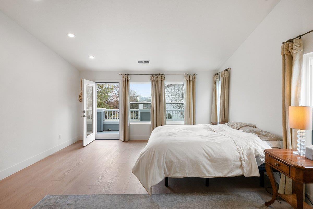 Detail Gallery Image 21 of 66 For 142 Monaco Dr, Redwood Shores,  CA 94065 - 4 Beds | 3 Baths