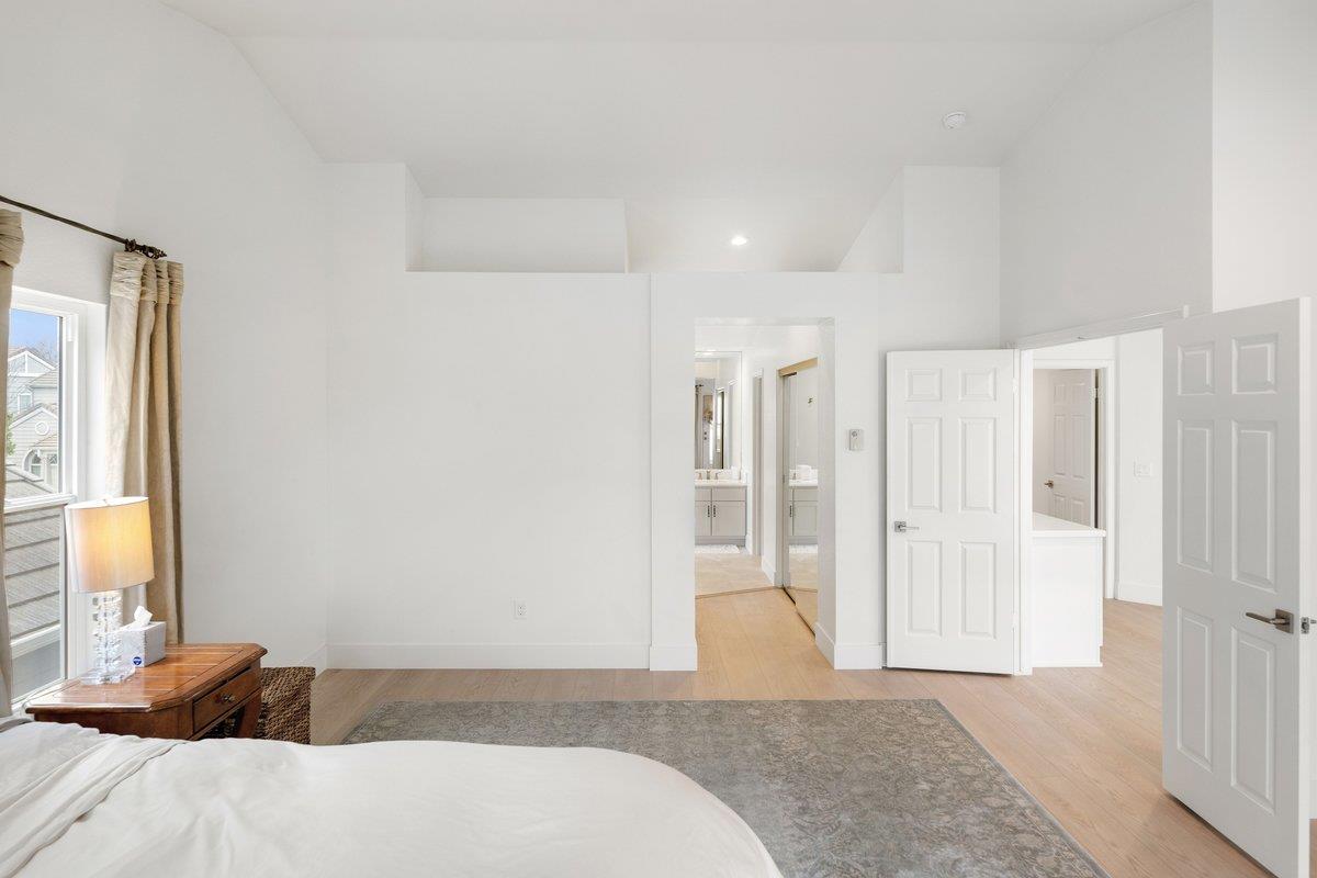 Detail Gallery Image 22 of 66 For 142 Monaco Dr, Redwood Shores,  CA 94065 - 4 Beds | 3 Baths