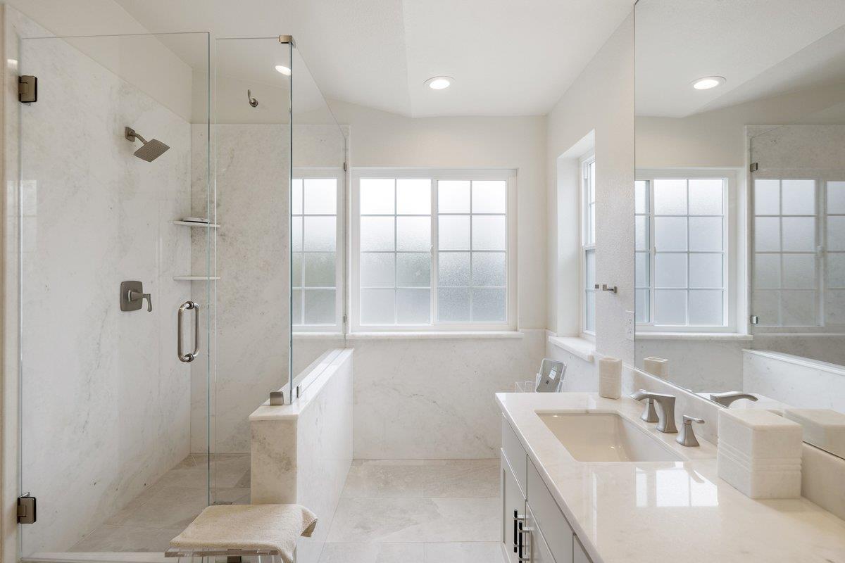 Detail Gallery Image 24 of 66 For 142 Monaco Dr, Redwood Shores,  CA 94065 - 4 Beds | 3 Baths