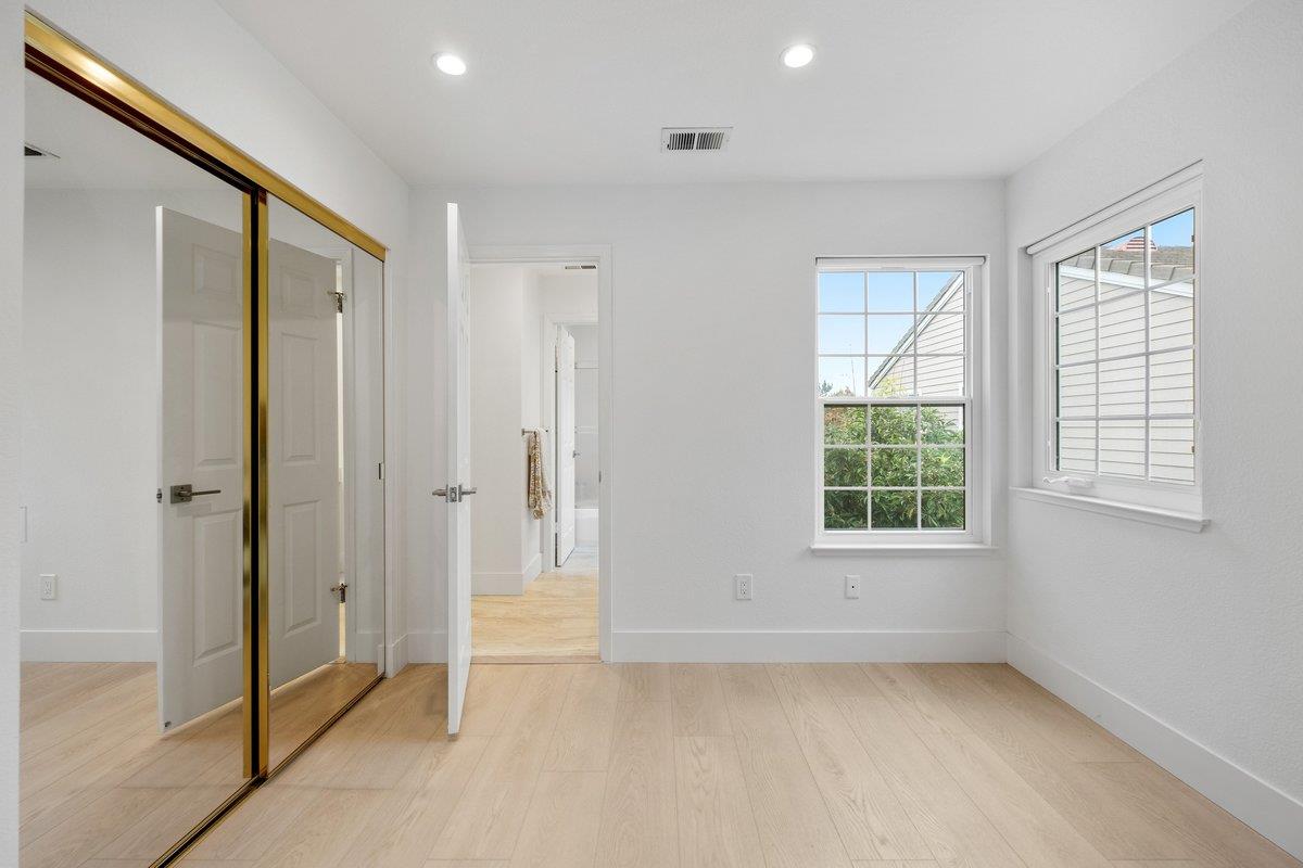 Detail Gallery Image 30 of 66 For 142 Monaco Dr, Redwood Shores,  CA 94065 - 4 Beds | 3 Baths