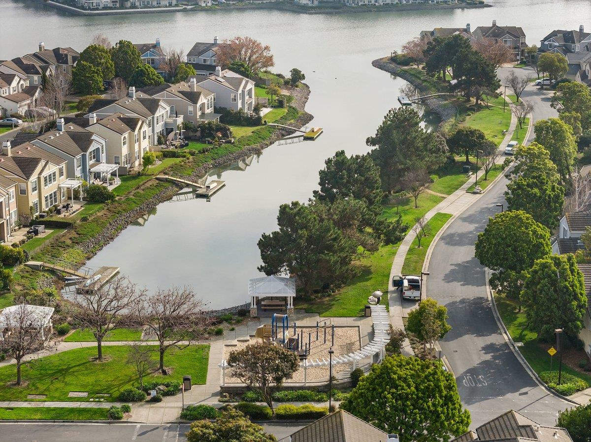 Detail Gallery Image 35 of 66 For 142 Monaco Dr, Redwood Shores,  CA 94065 - 4 Beds | 3 Baths